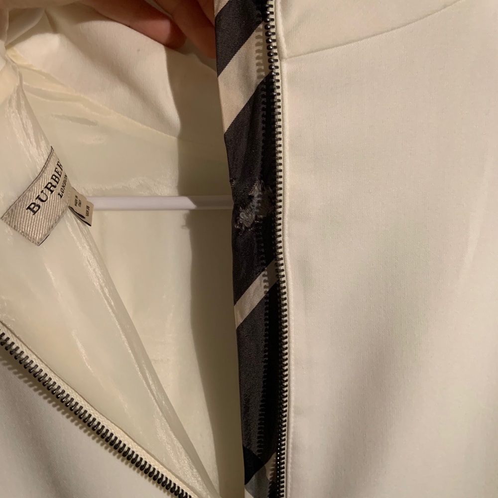 BURBERRY WHITE WINTER DRESS - Picture 9 of 9